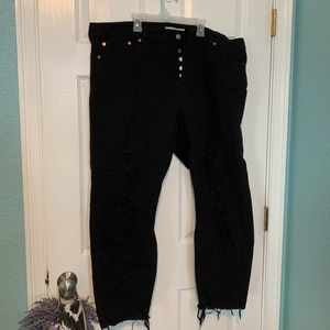 PLUS SIZE LEVI'S DISTRESSED JEANS 22